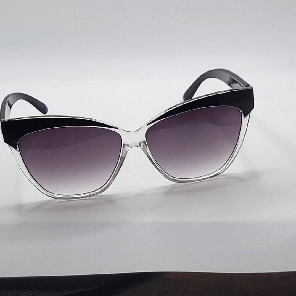 Oversize Two Tone Cat Eye Sunglasses